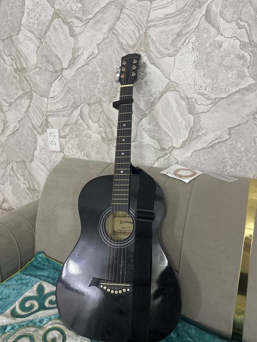 Продам гитару в хорошем состояний