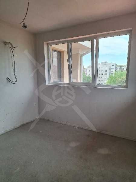 Продава се Тристаен апартамент в Пловдив, Остромила - 90 кв.м за 1267 €/кв.м - Снимка #2