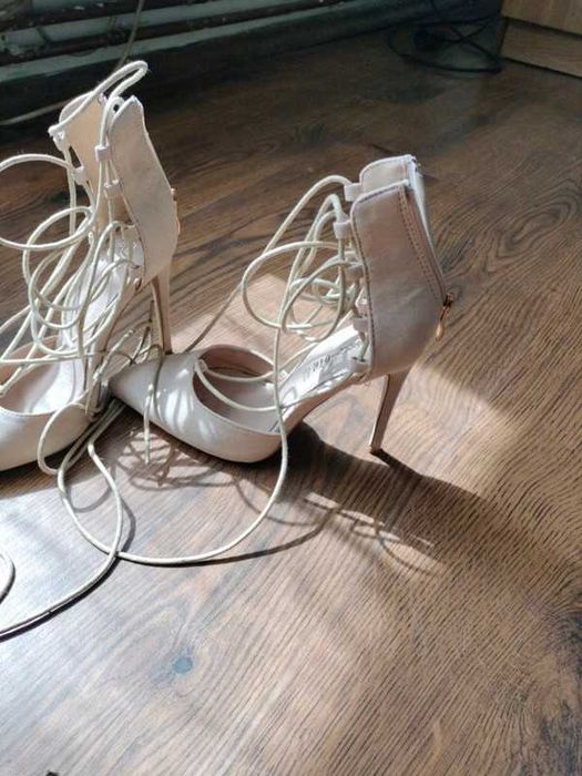 pantofi stilleto