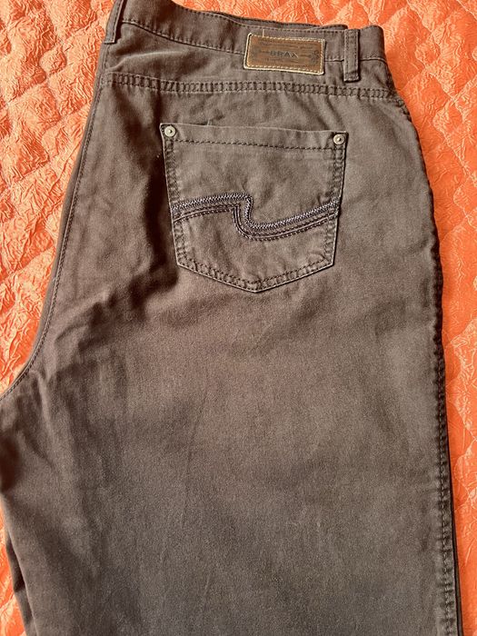 Женские джинсы//