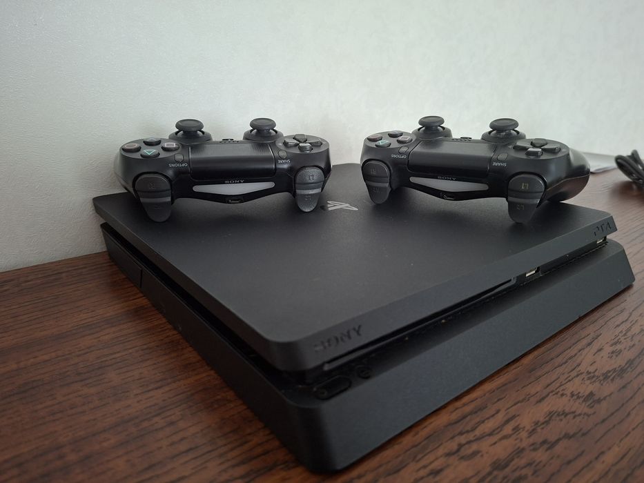 Sony PlayStation 4 Slim