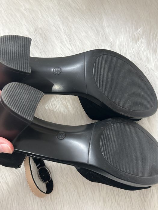 Туфли на каблуке