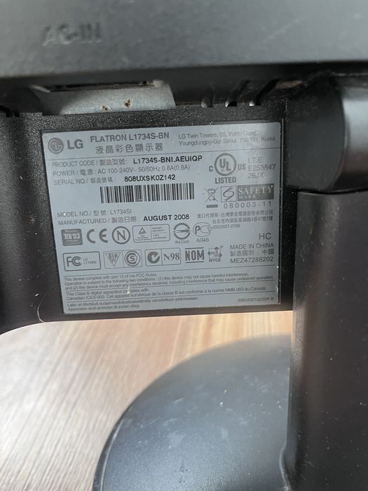 Монитор хороший красивый работает