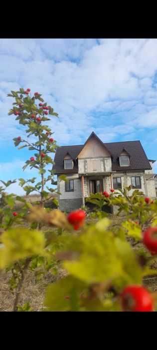 Vand urgent casa cu teren