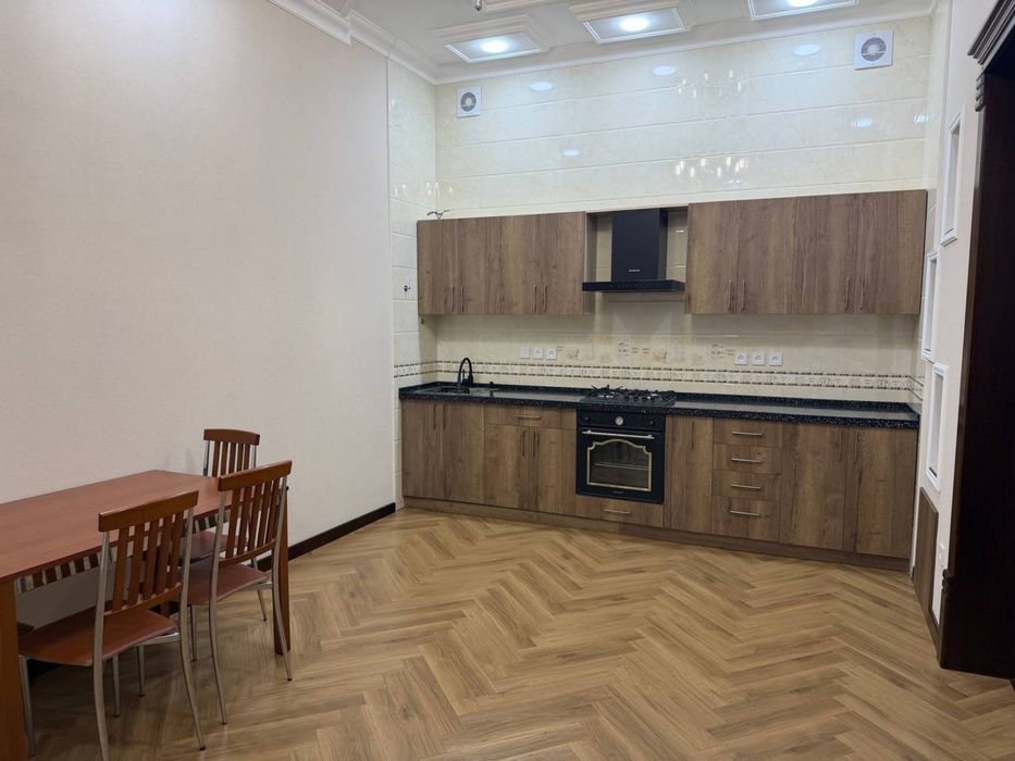 Продаётся дом в р-не Мирзоулугбек, ул Никитина