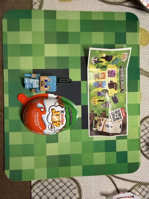 Фигурка kinder joy minecraft