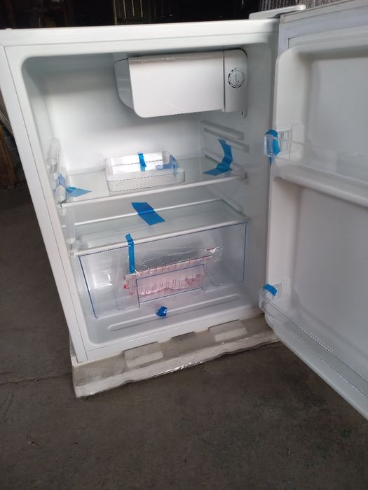 Холодильник бытовой