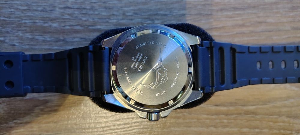 Продам часы новые.