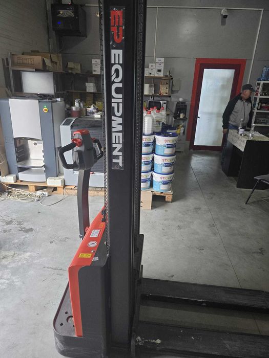 Transpalet electric