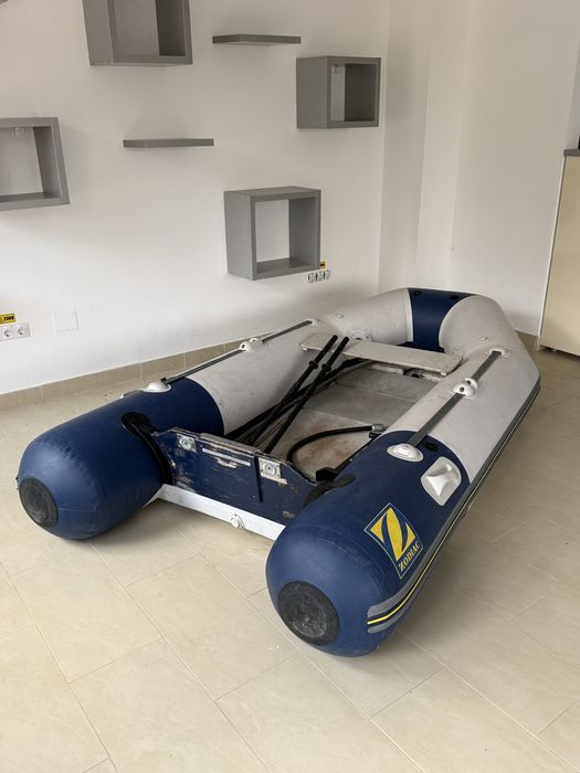 Vand barca cu motor electric