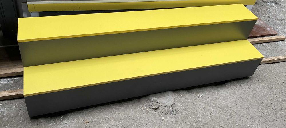 Продам витражные полки, шкафчики