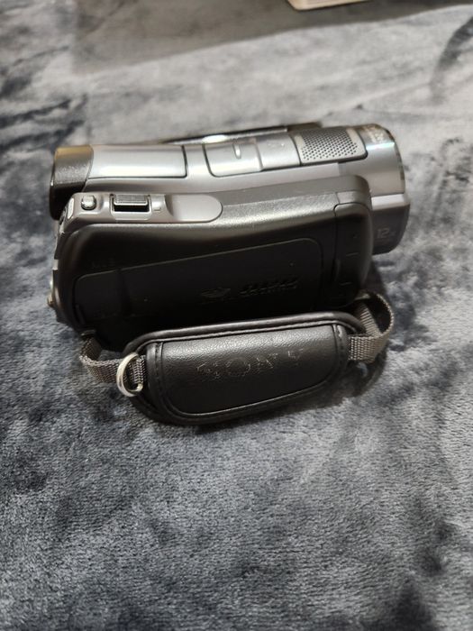 Видеокамера SONY HDR-SR11