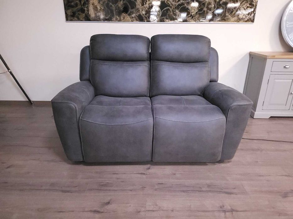 Тъмно сив диван от плат двойка с електрически релаксиращ механизъм