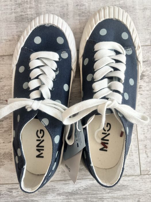 Нови кецове на Манго 34 номер