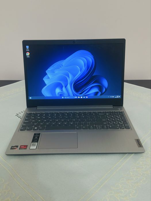 Laptop Lenovo Ideapad 3+incarcator original