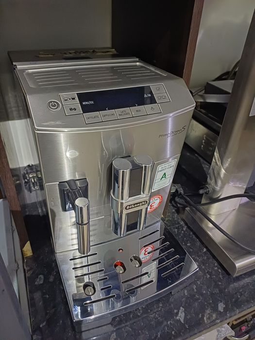 Блинница,плита для блинов, мойка двух секционная,кофемашина,стол нерж.