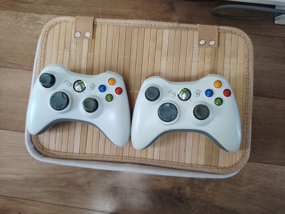 Vând xbox 360+manete