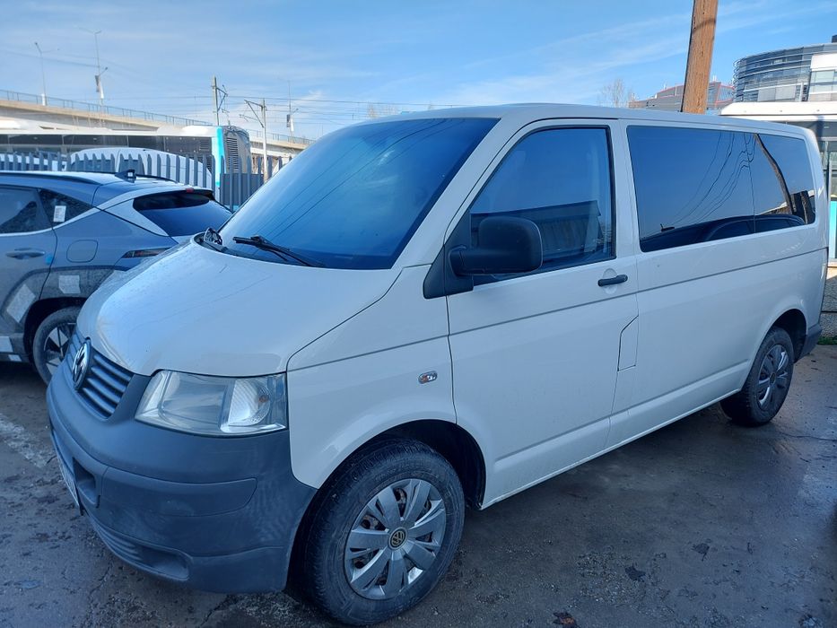 Vand T5  Volkswagen Caravelle 8+1