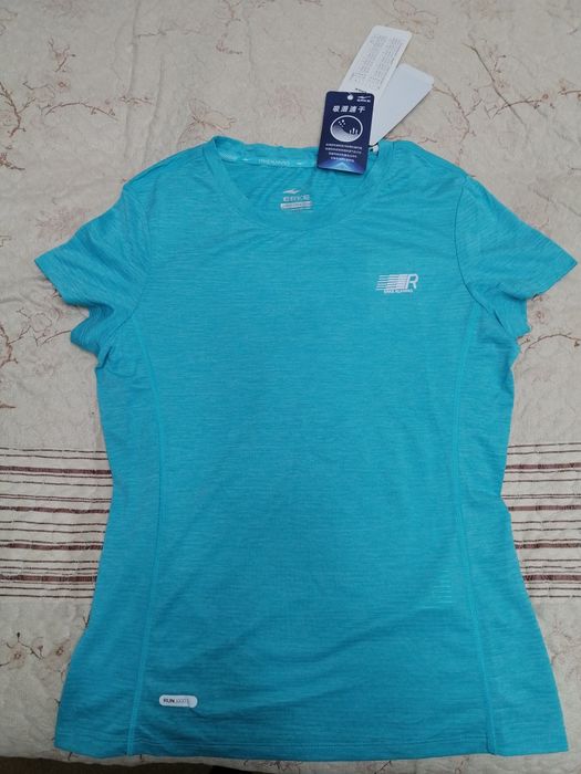 Футболка спортивная женская для бега, размер М (42)