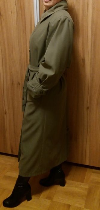 дамски зелен шлифер с допълнителни махащи се подплата и качулка