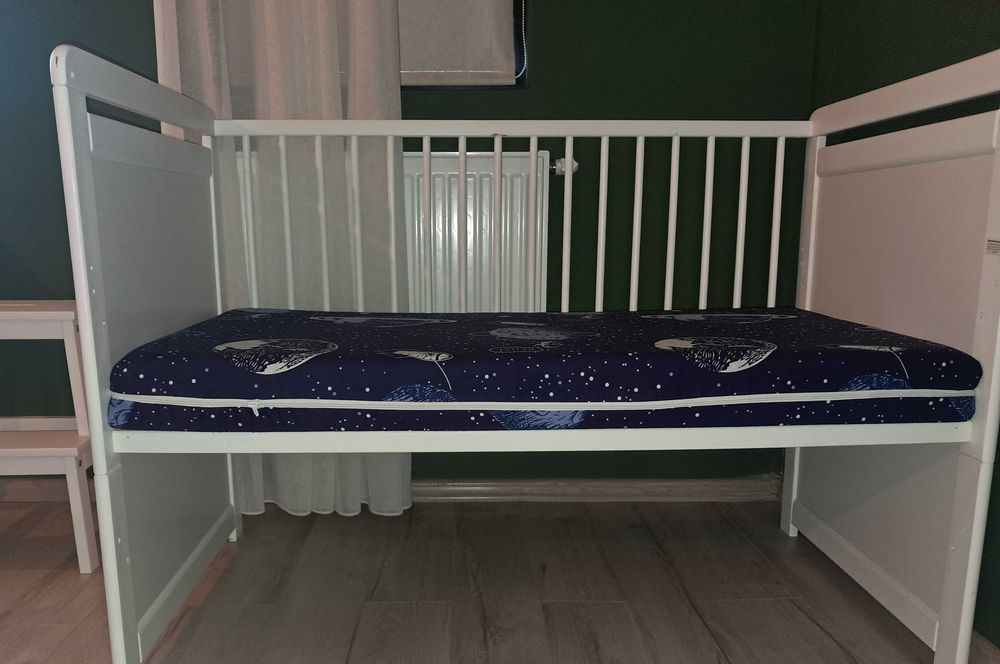 Vanzare patut de lemn pentru copil cu saltea