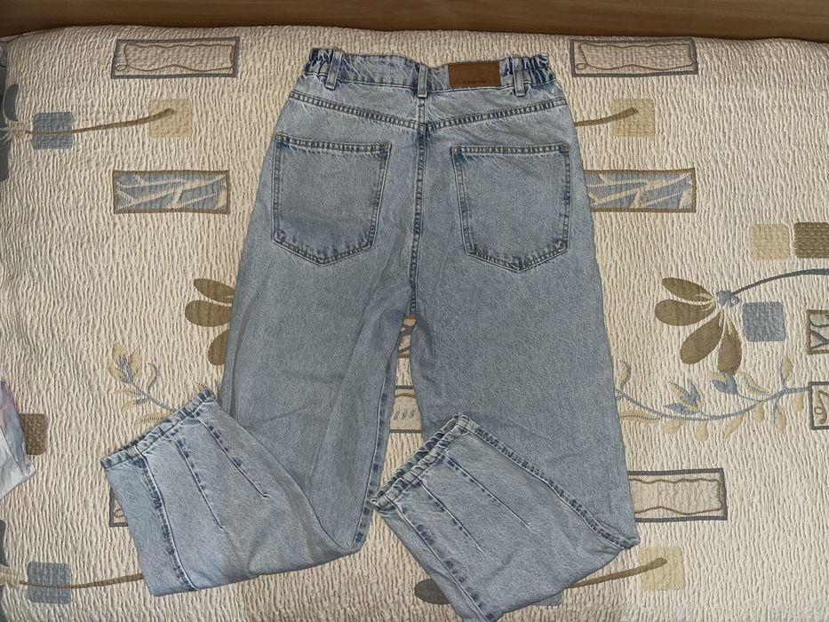 Запазени дънки - Stradivarius и Pull&Bear  15-16евро/бр.