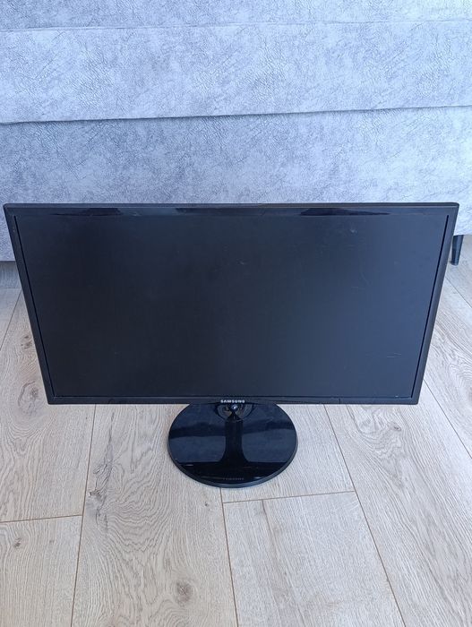 Монитор Samsung S24F350FHI 24" Full HD
