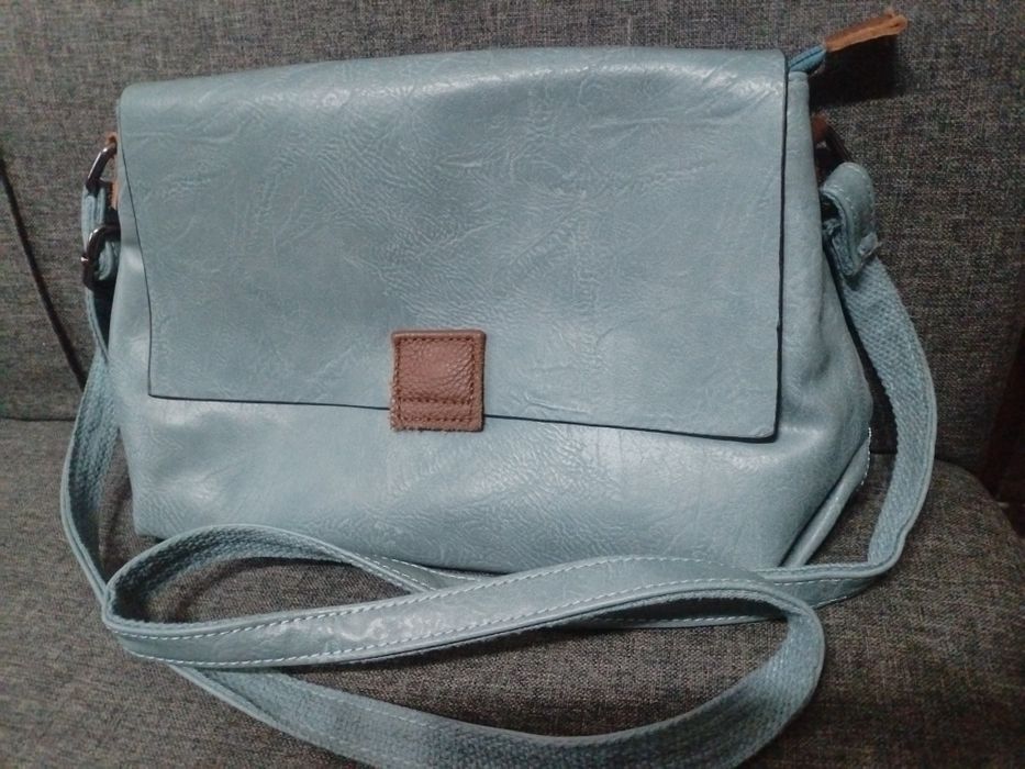 Чисто нова дамска чанта