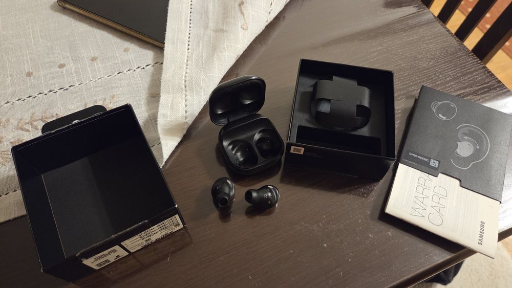 Samsung Galaxy Buds Pro la cutie
