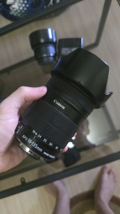 Canon EOS 80D + obiective Canon 18-135mm și 50mm + blitz Yongnuo