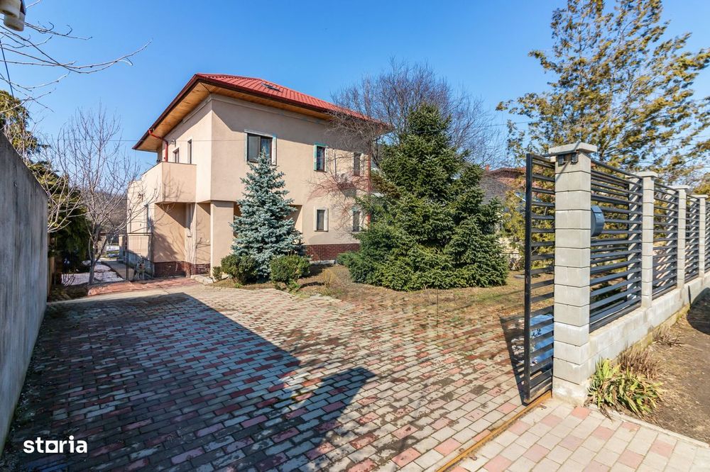 Casă / Vilă de vanzare la intrare in Mogosoaia, padure, teren 1097mp