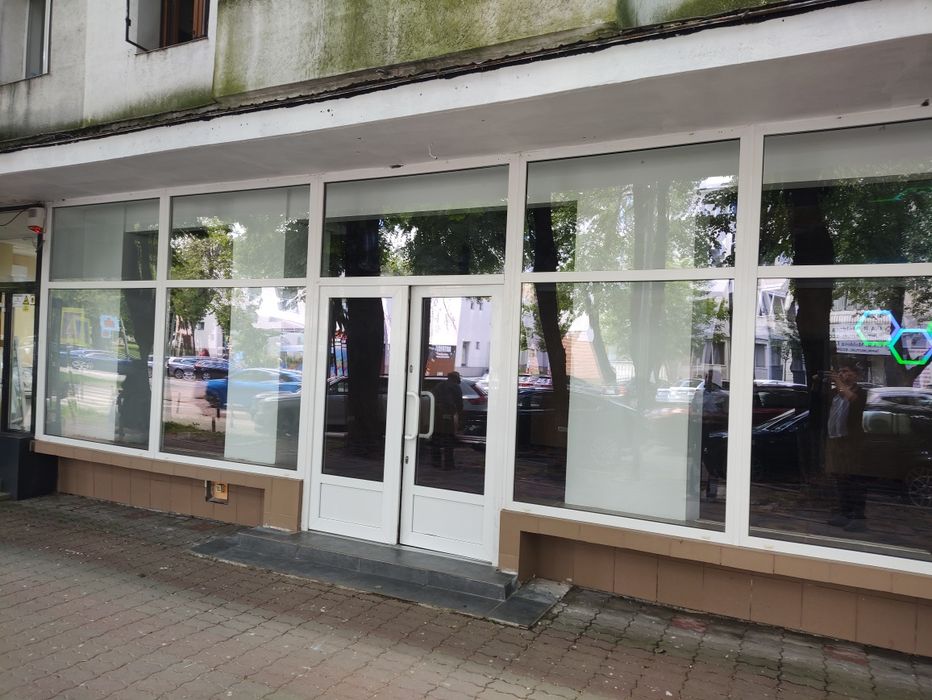 Închiriez spațiu comercial