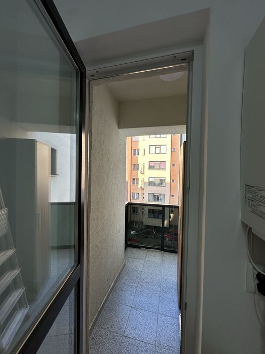 Inchiriez garsoniera (studio)