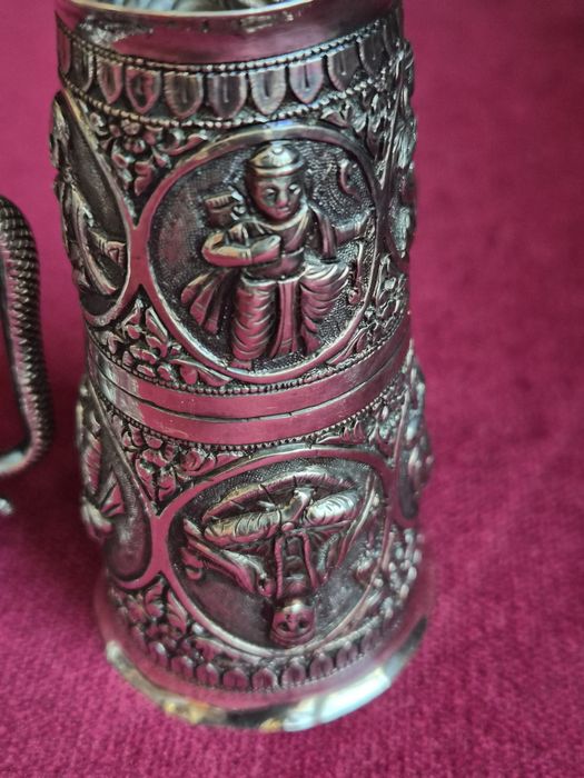 Сребърни чаши Стара Персия с божества