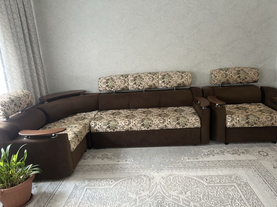Мебель диван сатылады