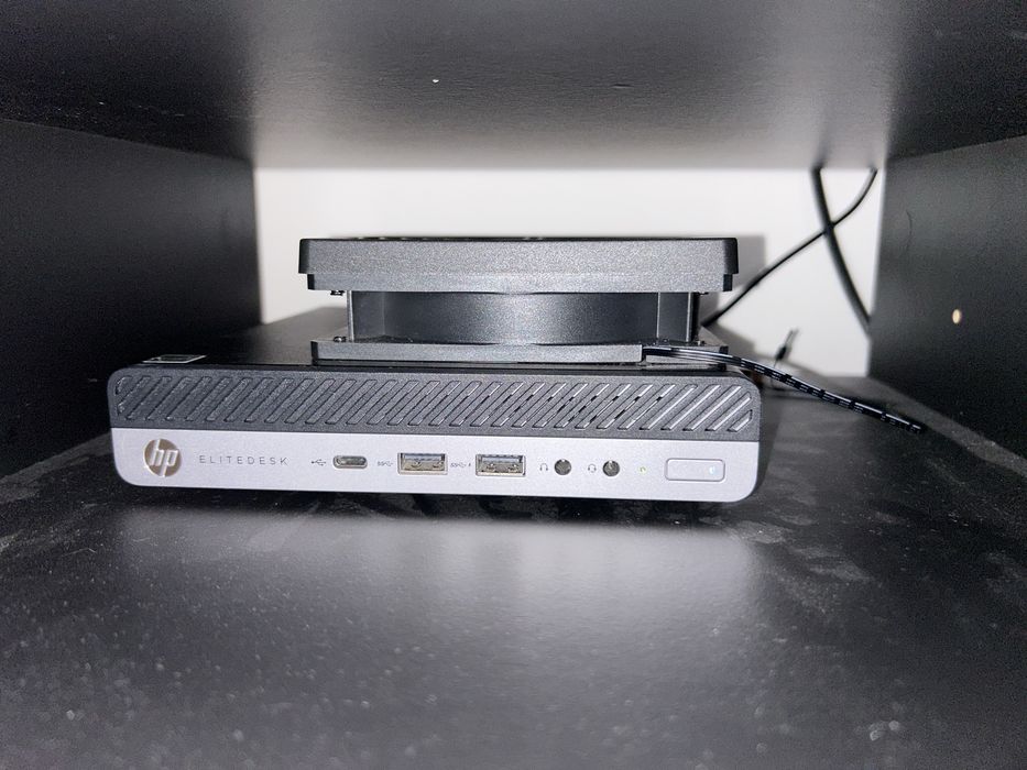 Mini PC HP 705 g4 ryzen 2400g placa video Vega 11 32GB 2TB ssd 1TB HDD