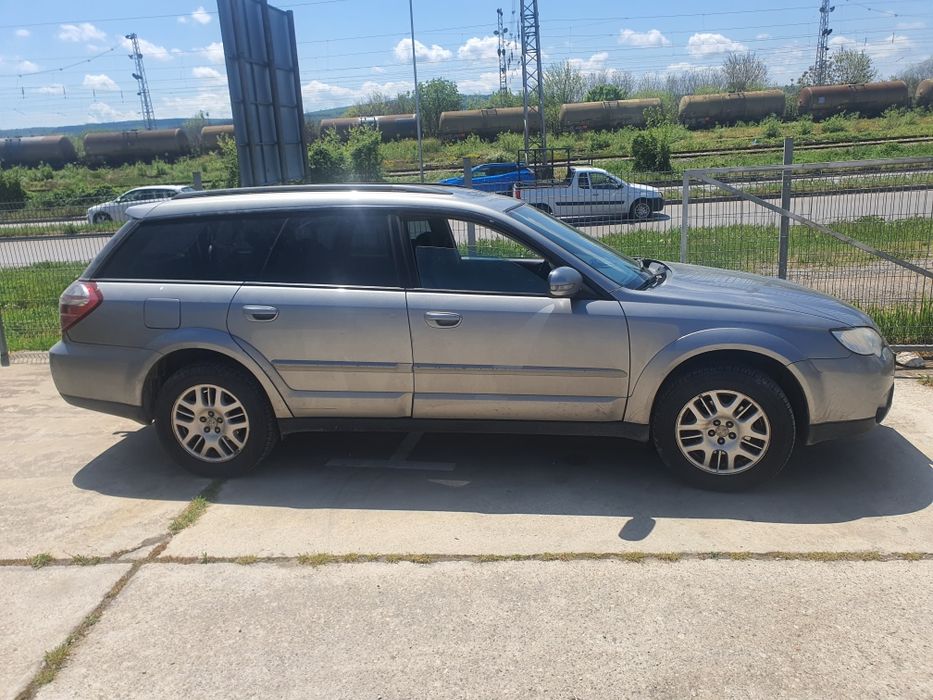 Продавам Subaru Outback