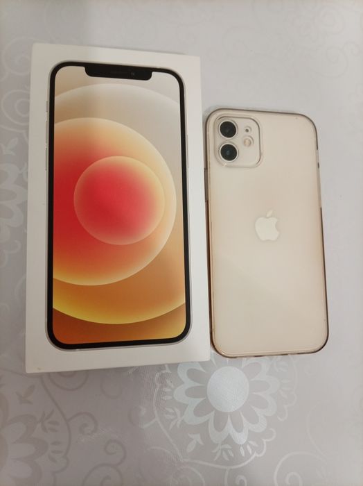 iPhone 12   память 64 гб работает отлично