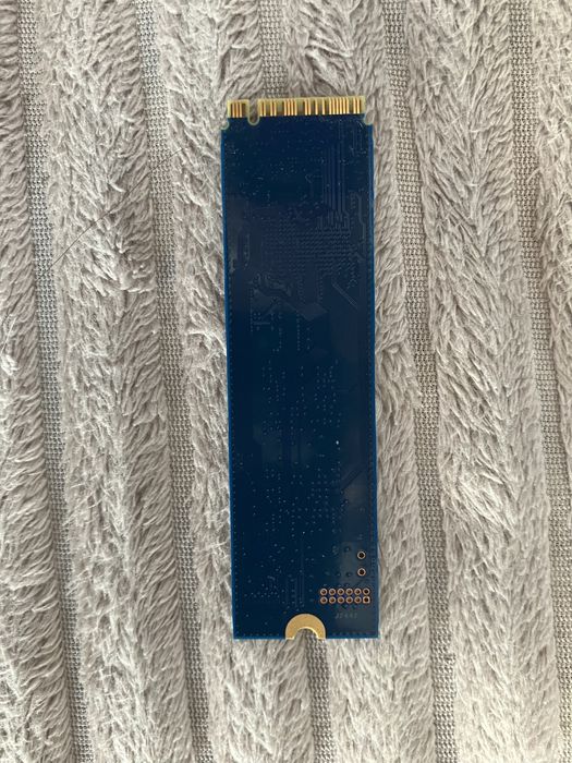 SSD Kingston 1000 ГБ новый