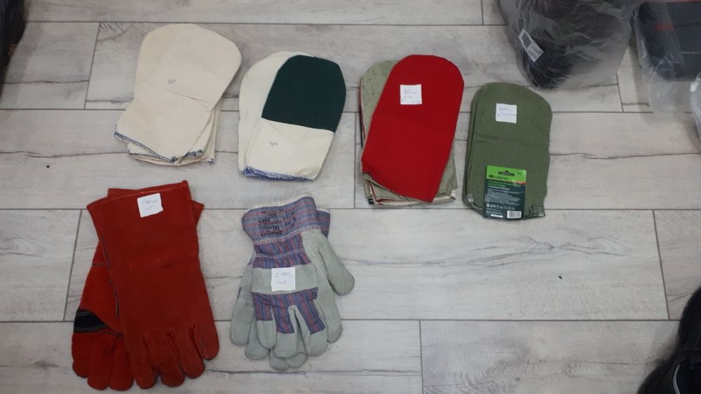 Рабочие рукавицы и перчатки