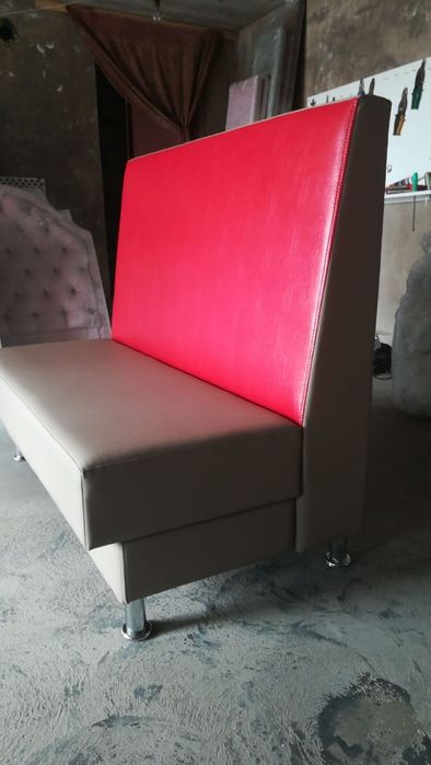 Диван новый с кожзама