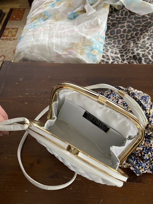 Продавам рокля италианска коприна 55лв.