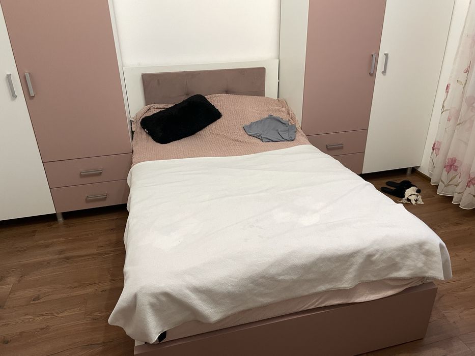Vand mobila pentru un copil ( fetita)..