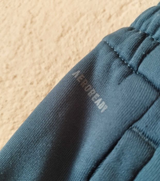 100% Оригинално ватирано мъжко спортно долнище ADIDAS!