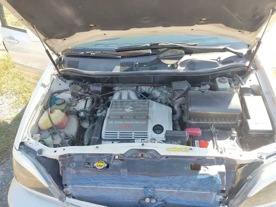 Автомобиль Lexus RX 300