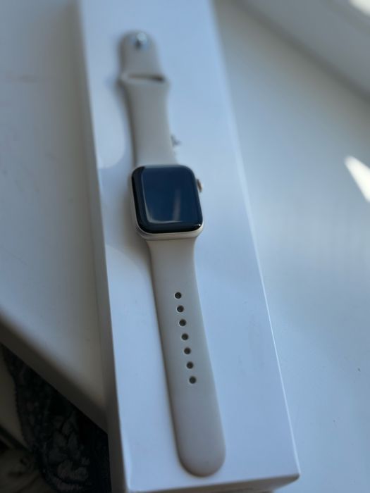 Продам Apple Watch SE 22, 2022