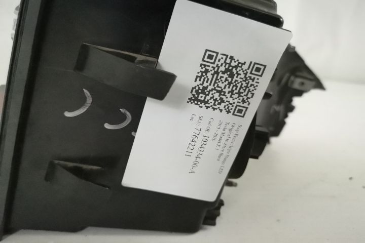 Стоп Спирачка Ляво Крило LED Оригинален В Добро Състояние Тесла / Tesl