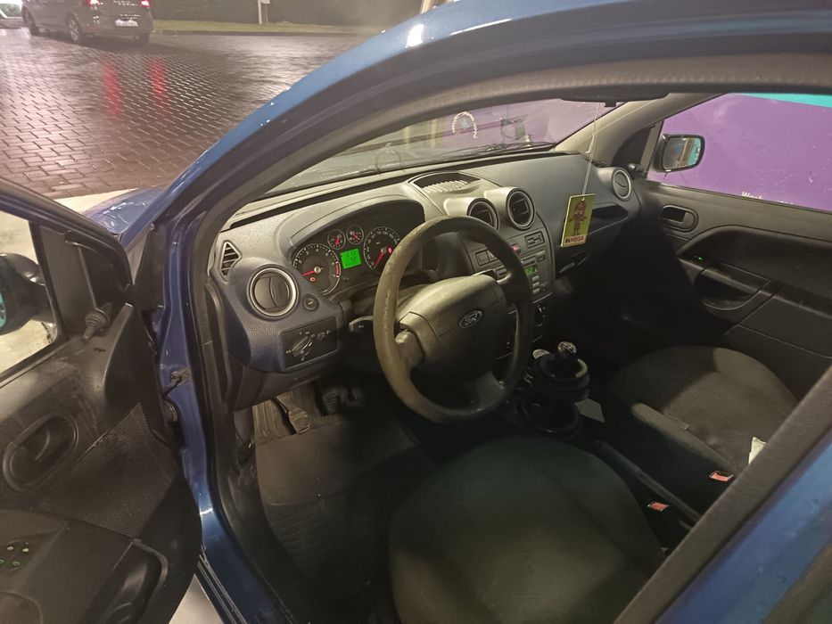 Ford fiesta din 2008 motor 1.4 benzina + gaz