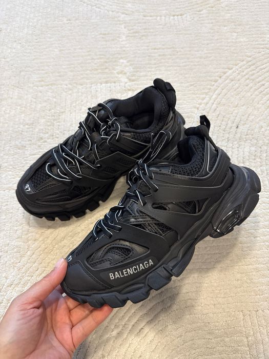 Balenciaga track