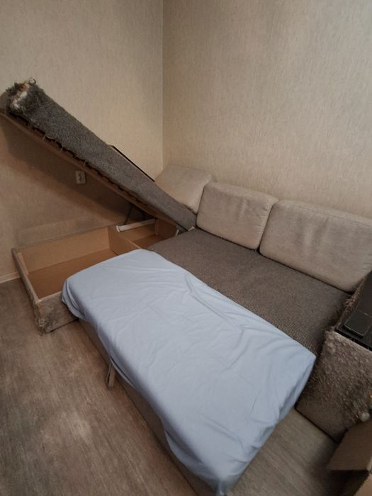 Диван  угловой  под обтяжку